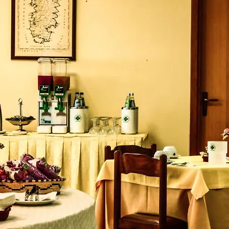 Quadrifoglio فندق كالياري