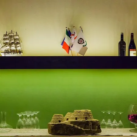 فندق Quadrifoglio كالياري