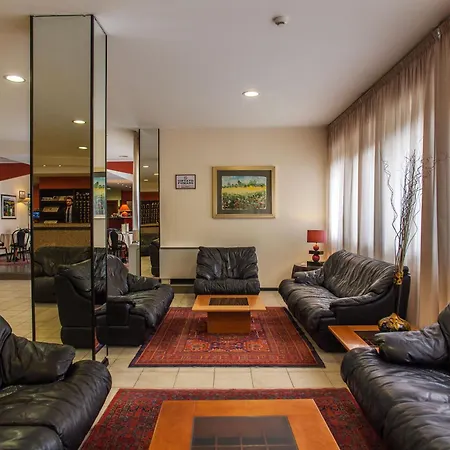 فندق Quadrifoglio كالياري